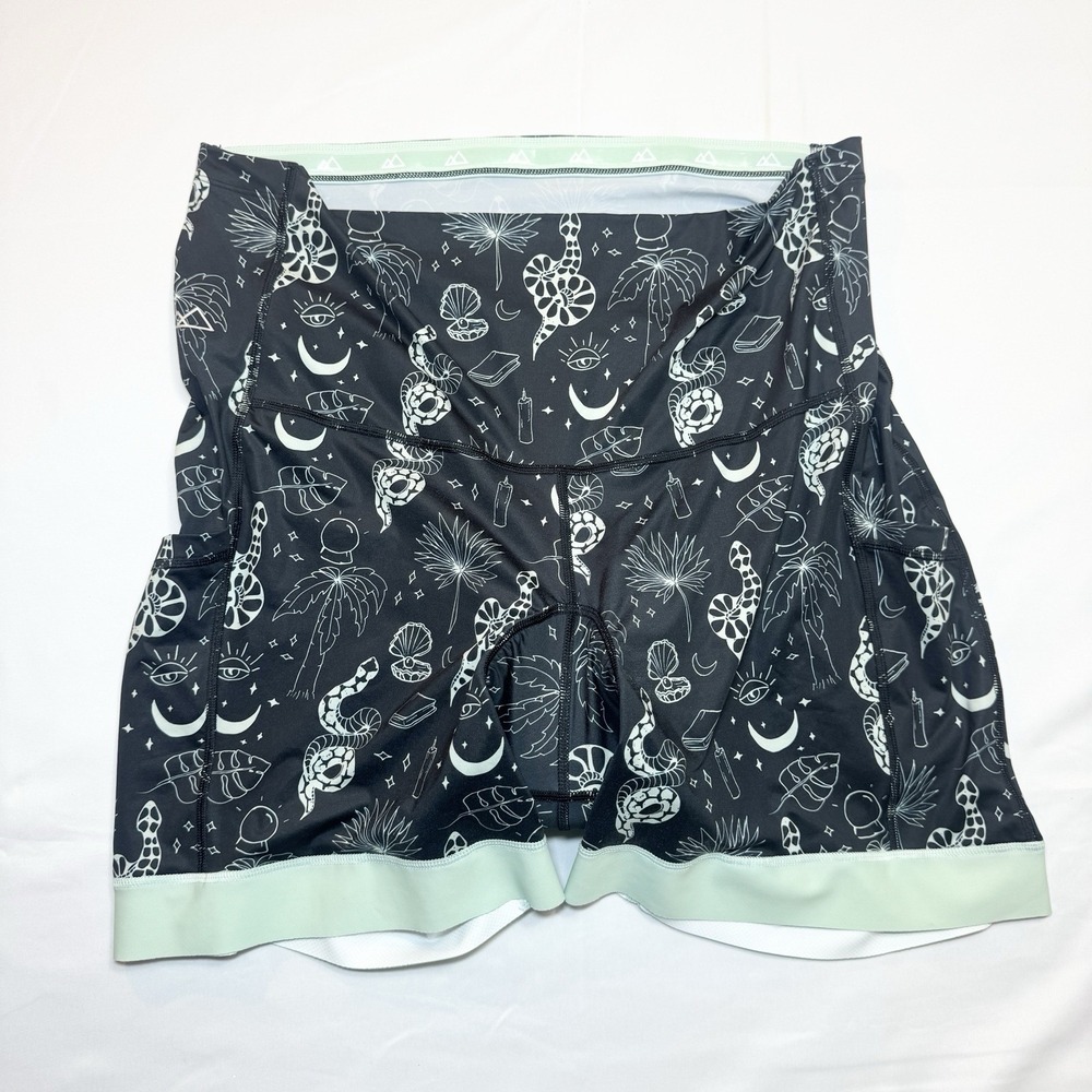 Wild Rye Eleanor Chammy Black Padded Cycling Bike Shorts Womens 22 Witchy Woman